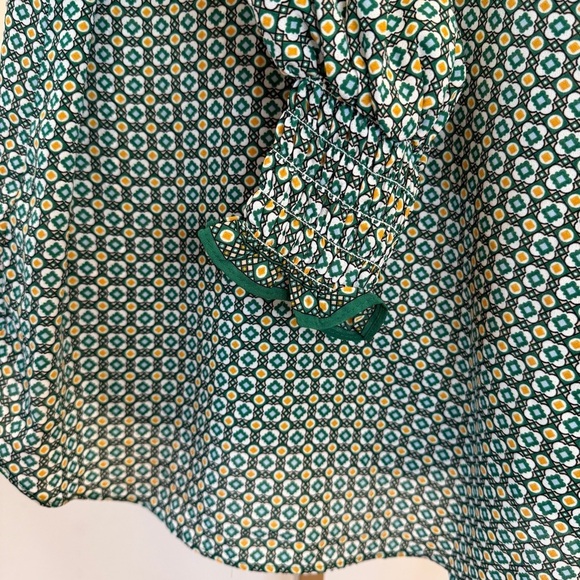Max Studio Women's Green Geometric Print V-Neck Blouse Size S - Picture 11 of 11